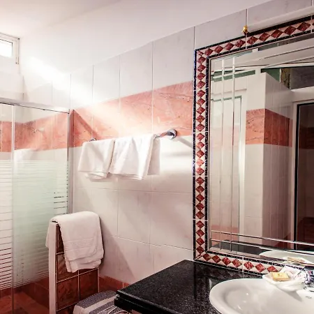 Apartmanhotel Limanaki Seafront 3*