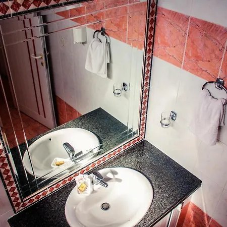 Limanaki Seafront Apartmanhotel 3*